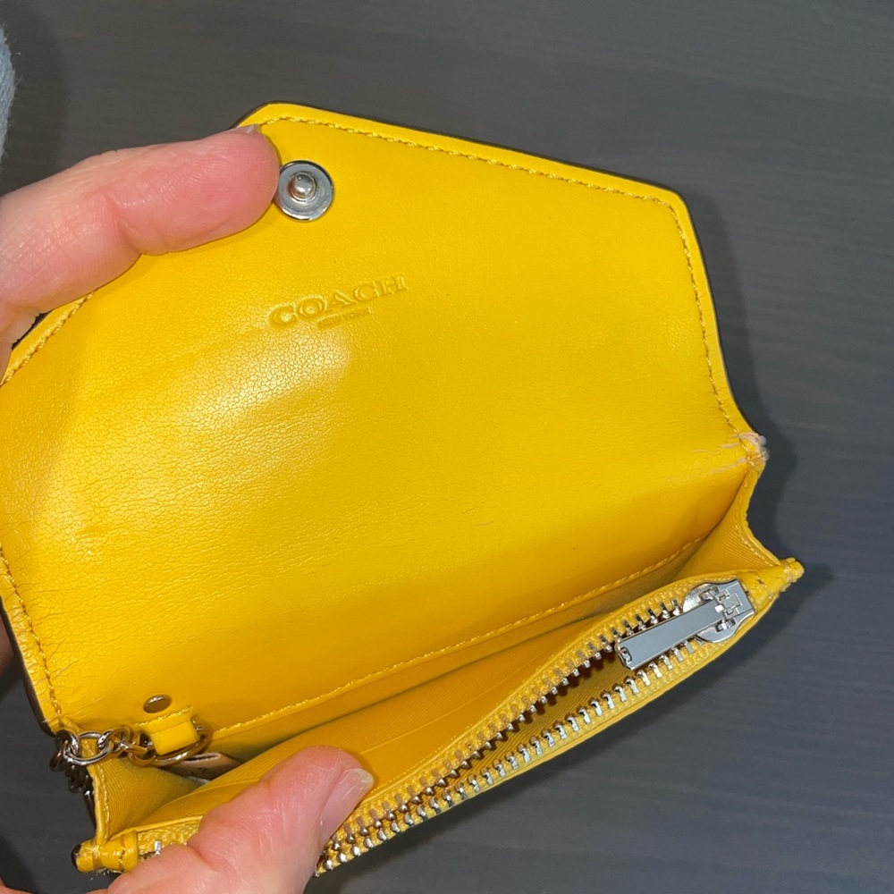 Coach yellow mini wallet - Picture 3 of 4